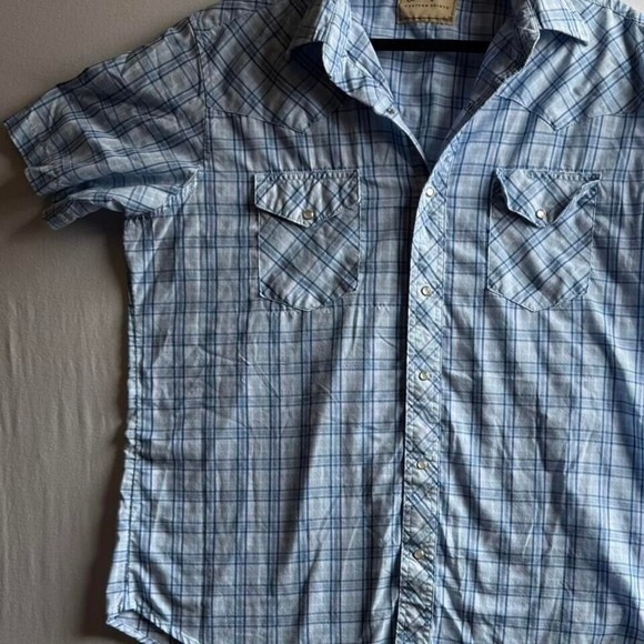 Wrangler Western Shirt pearl snap.‎ Blue and white plaid button-up shirt - Picture 1 of 7